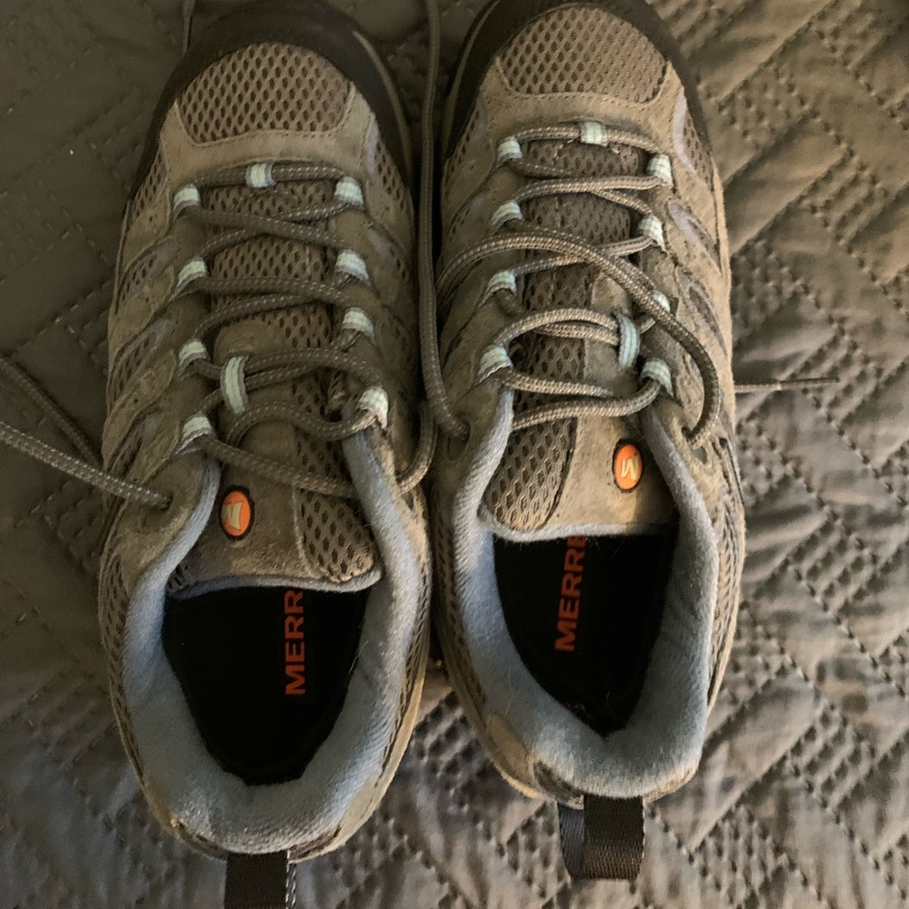 Merrell womens Hiking Shoes. New never worn size 7